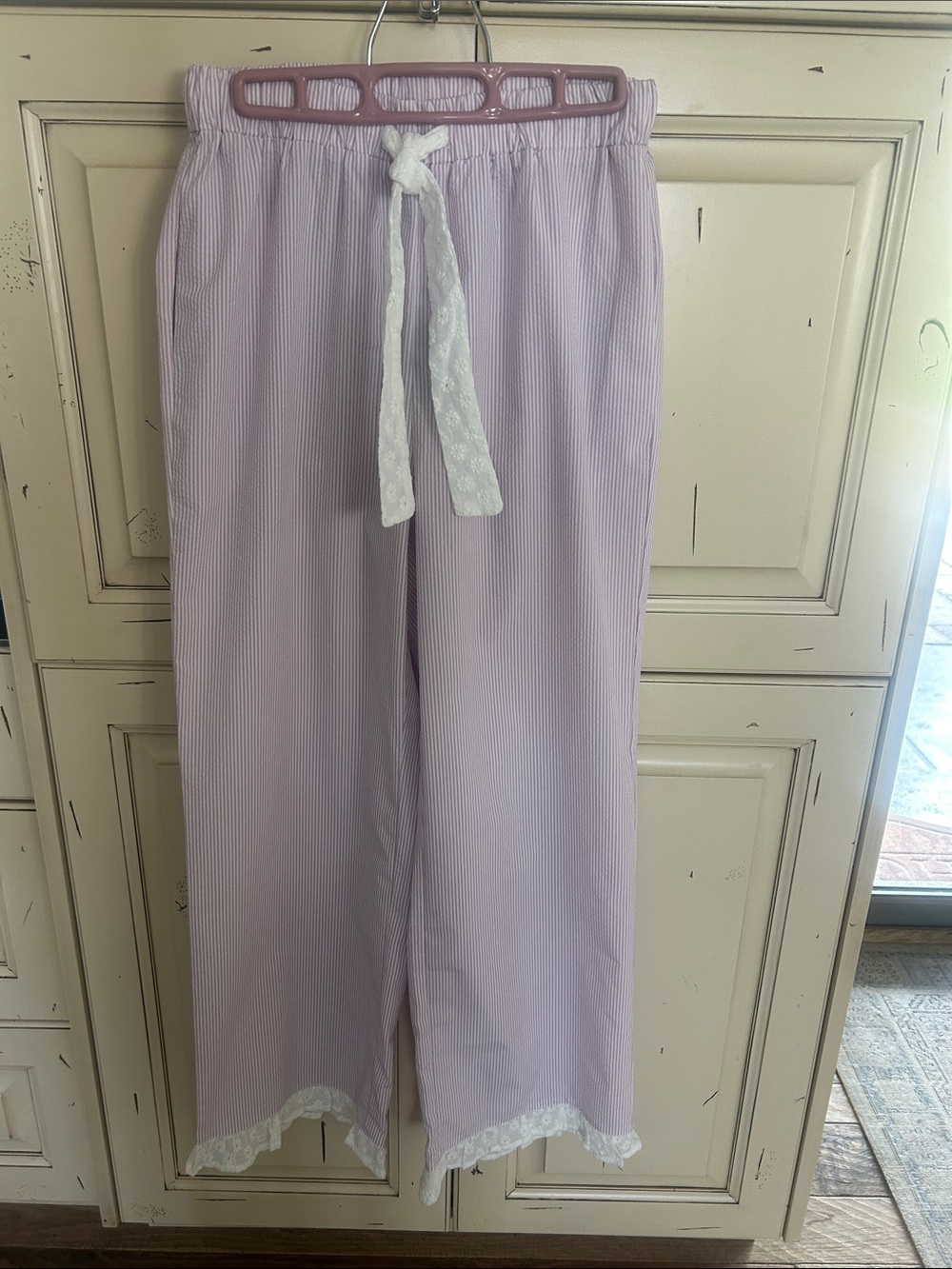 NWT Le Lis Pink & White Striped Lace Trim Pajama Lounge Pants
Size -Small